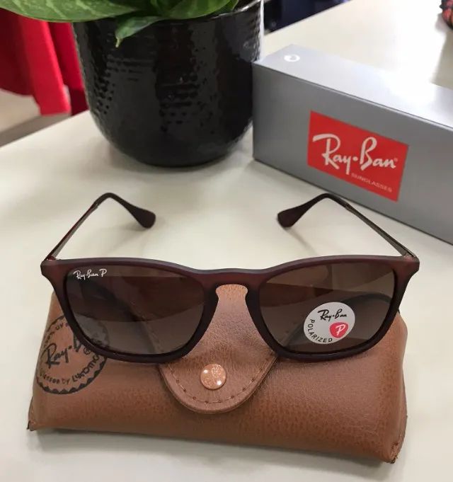óculos de sol ray ban chris marrom  - Foto 4