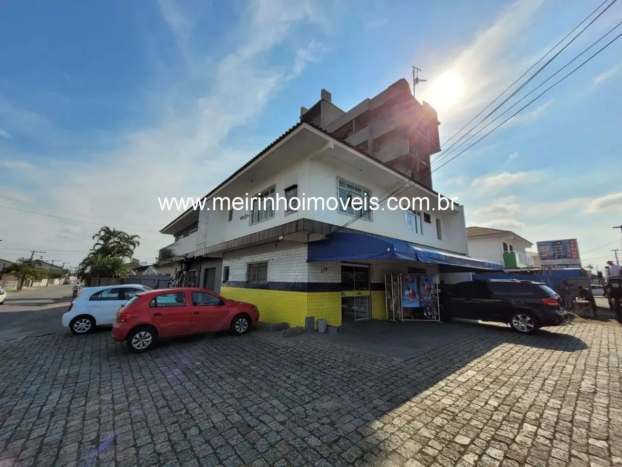 Sobrado Comercial à Venda - AVERBADO - Guanabara, Joinville - 5 Salas Comerciais, 1 Aparta