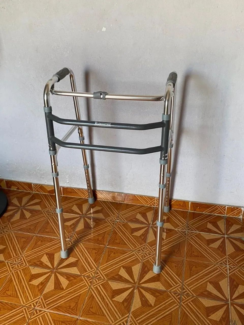 Andador e cadeira de banho  - Foto 2