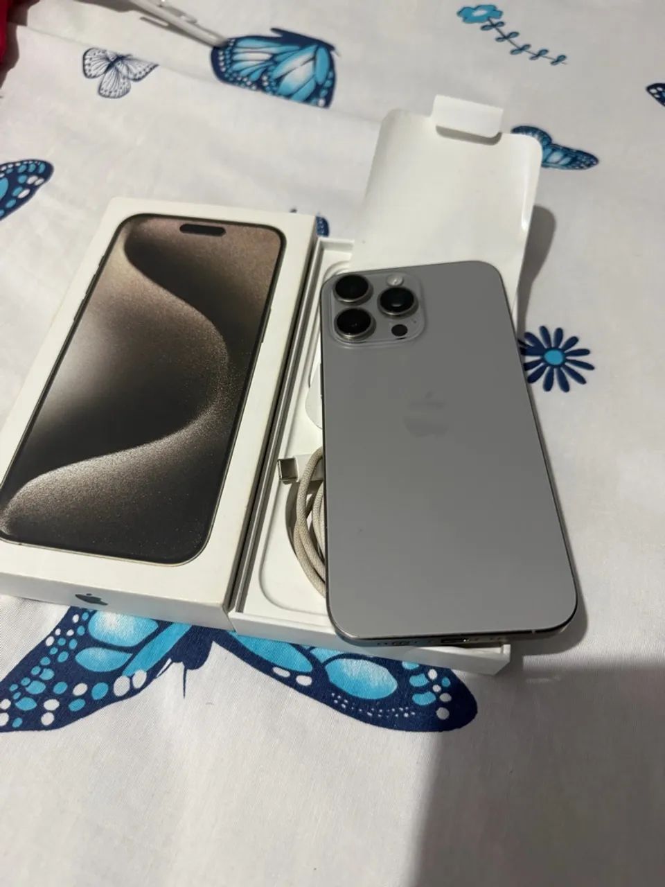 Vendo iPhone 15 pro Max desert 256 gigas  - Foto 2