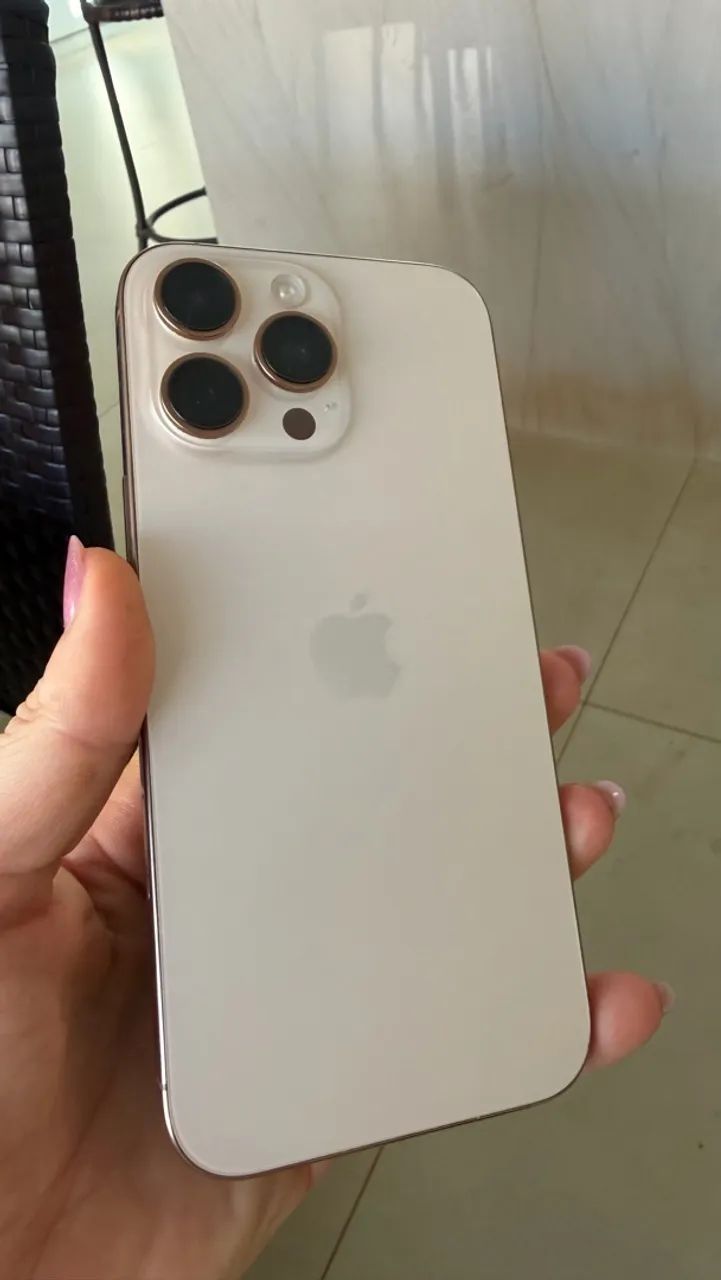 iPhone 16 pro max 256 - Foto 3
