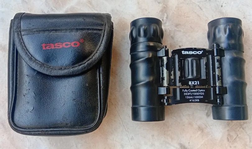 binóculo tasco 8x21 pouco usado