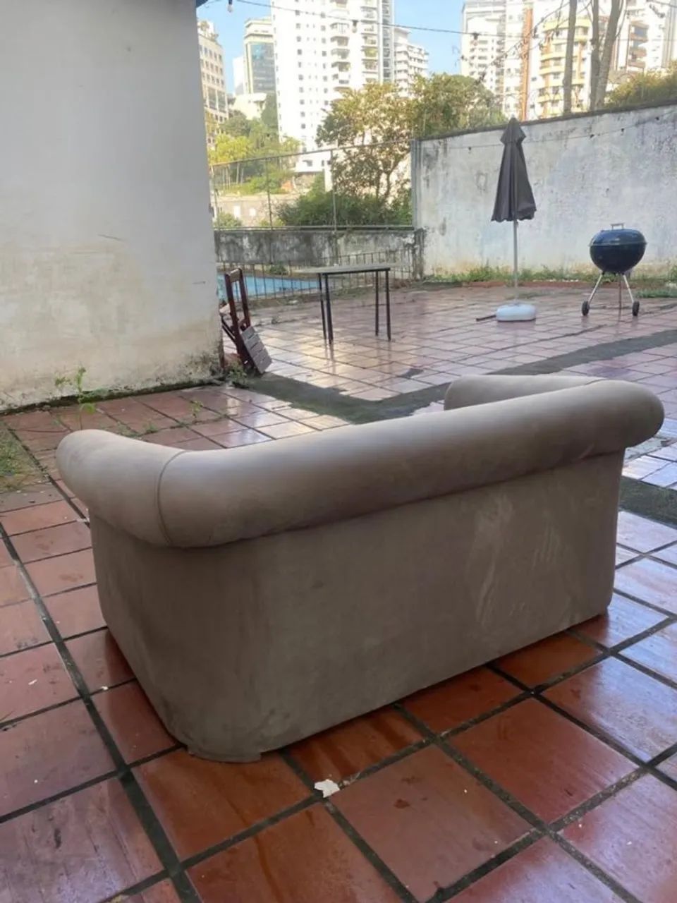 Sofá 2 Lugares - Estilo Curvo / Retrô - 1,60m - Foto 2