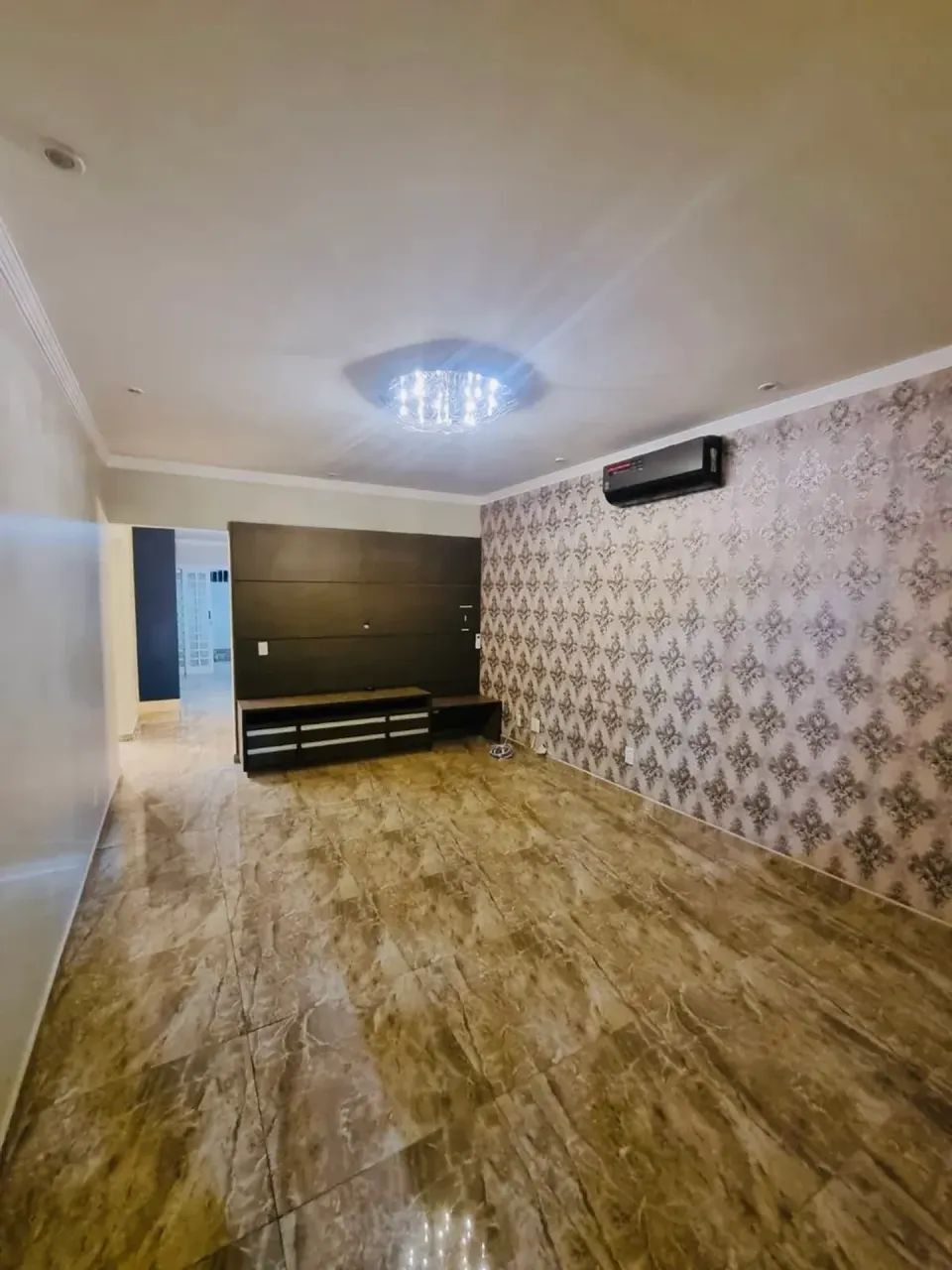 Vendo linda casa reformada no Leste do Gama - Foto 2