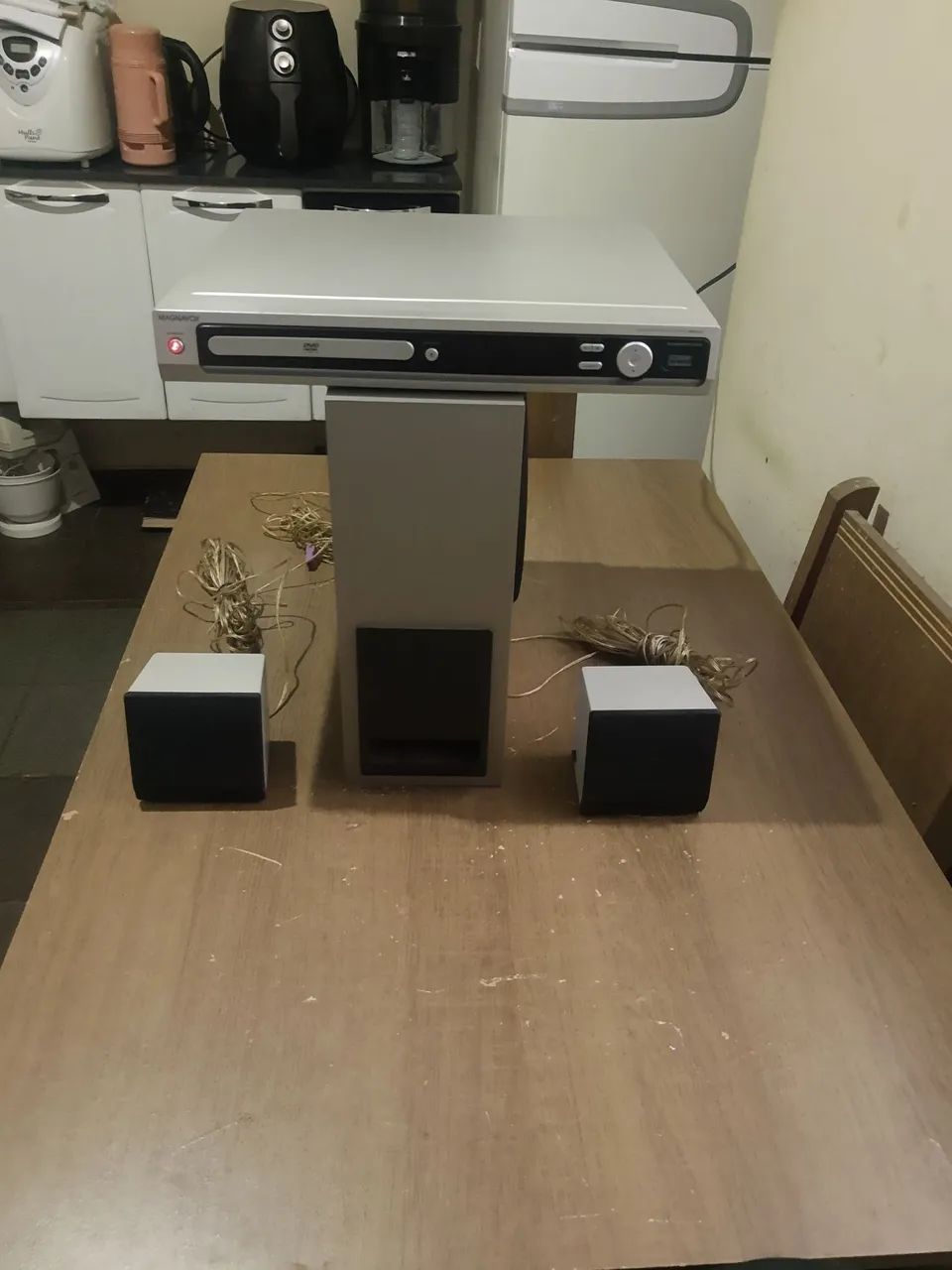 Home theater magnovox