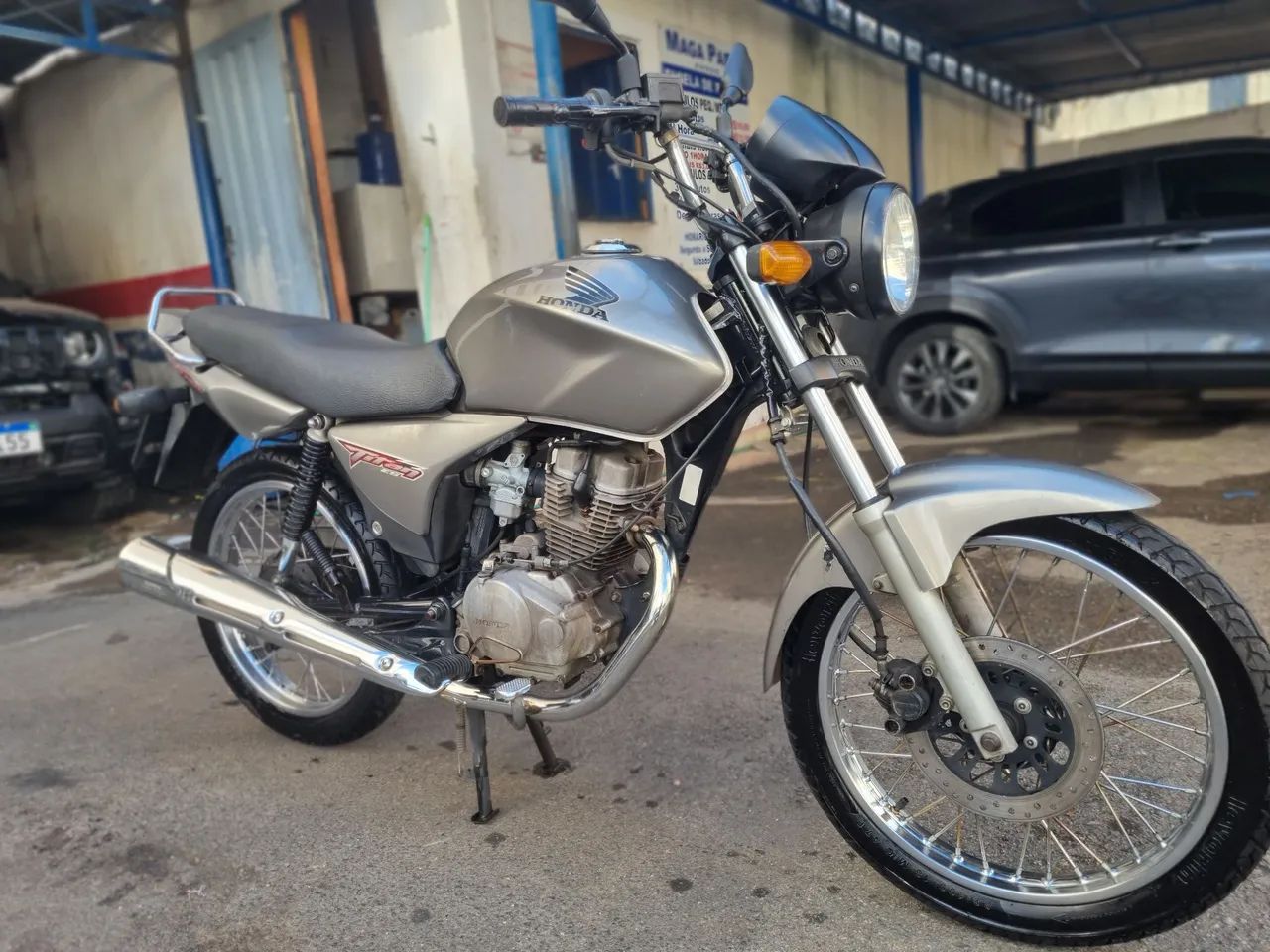 Titan - Foto 2