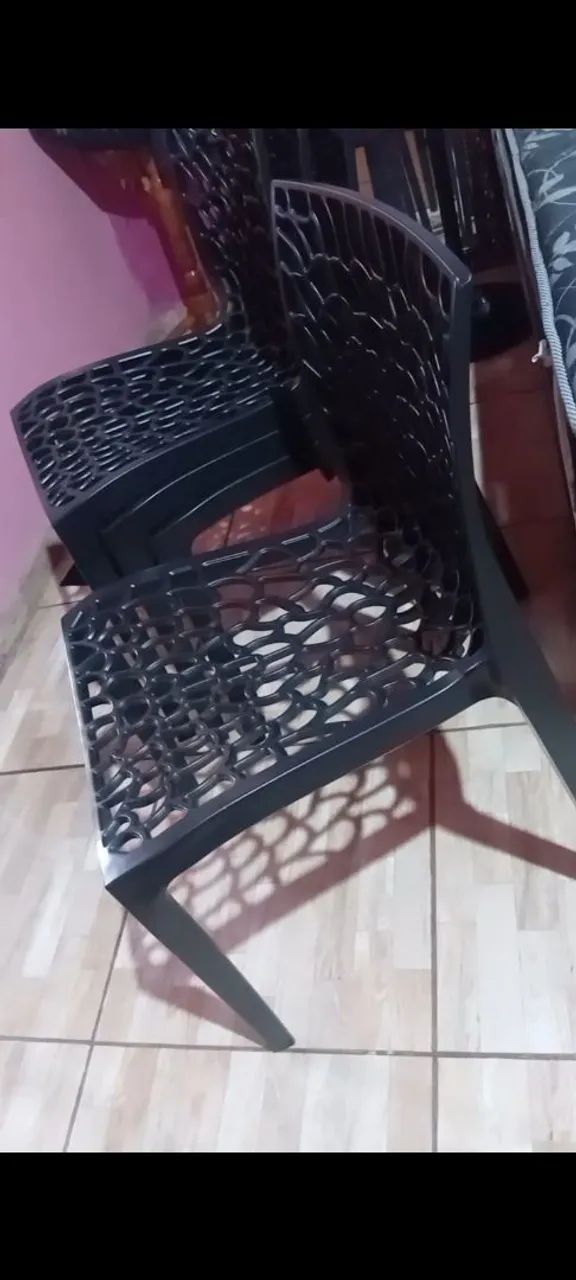4 cadeiras modernas e elegante - Foto 2