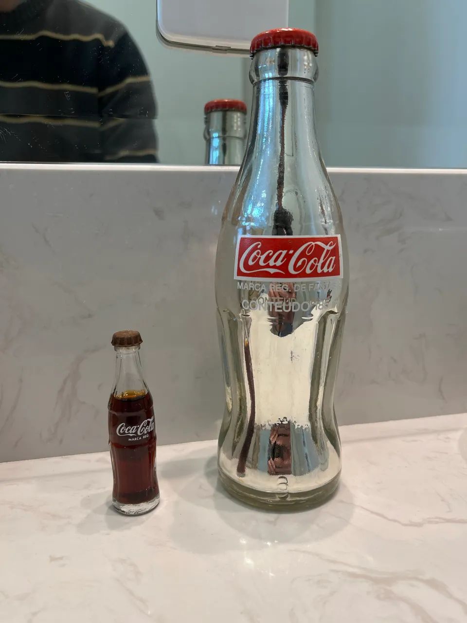 Coleção garrafas antigas coca-cola 1 mini e 1 metalizada