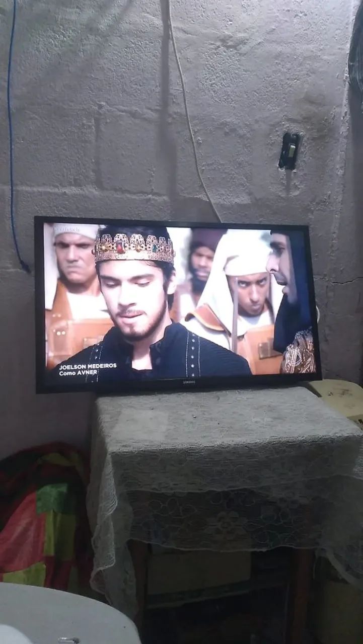 Tv 32 polegadas srmart Samsung, completa!