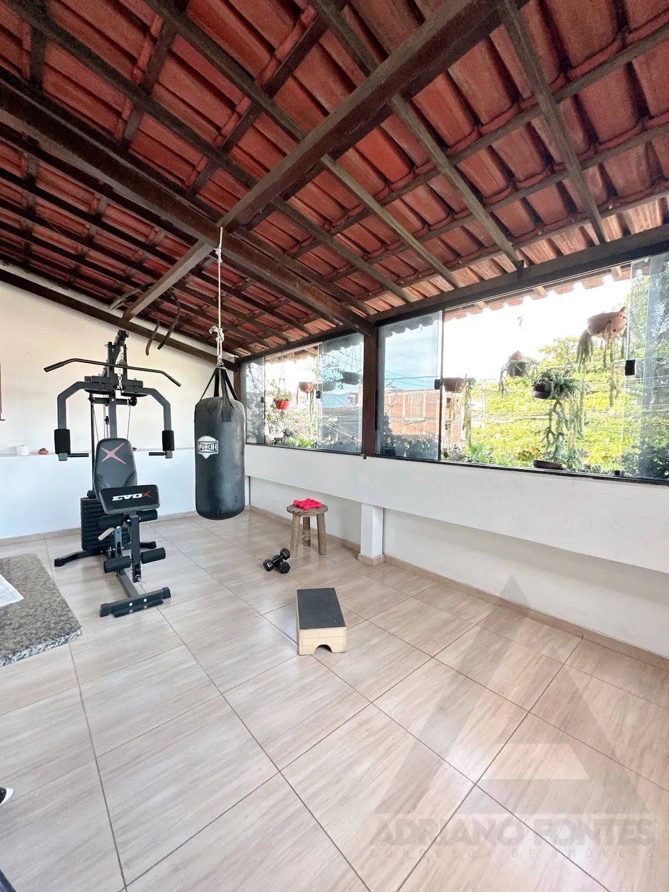 Casa Duplex Com piscina e 5 vagas de garagem  - Foto 3