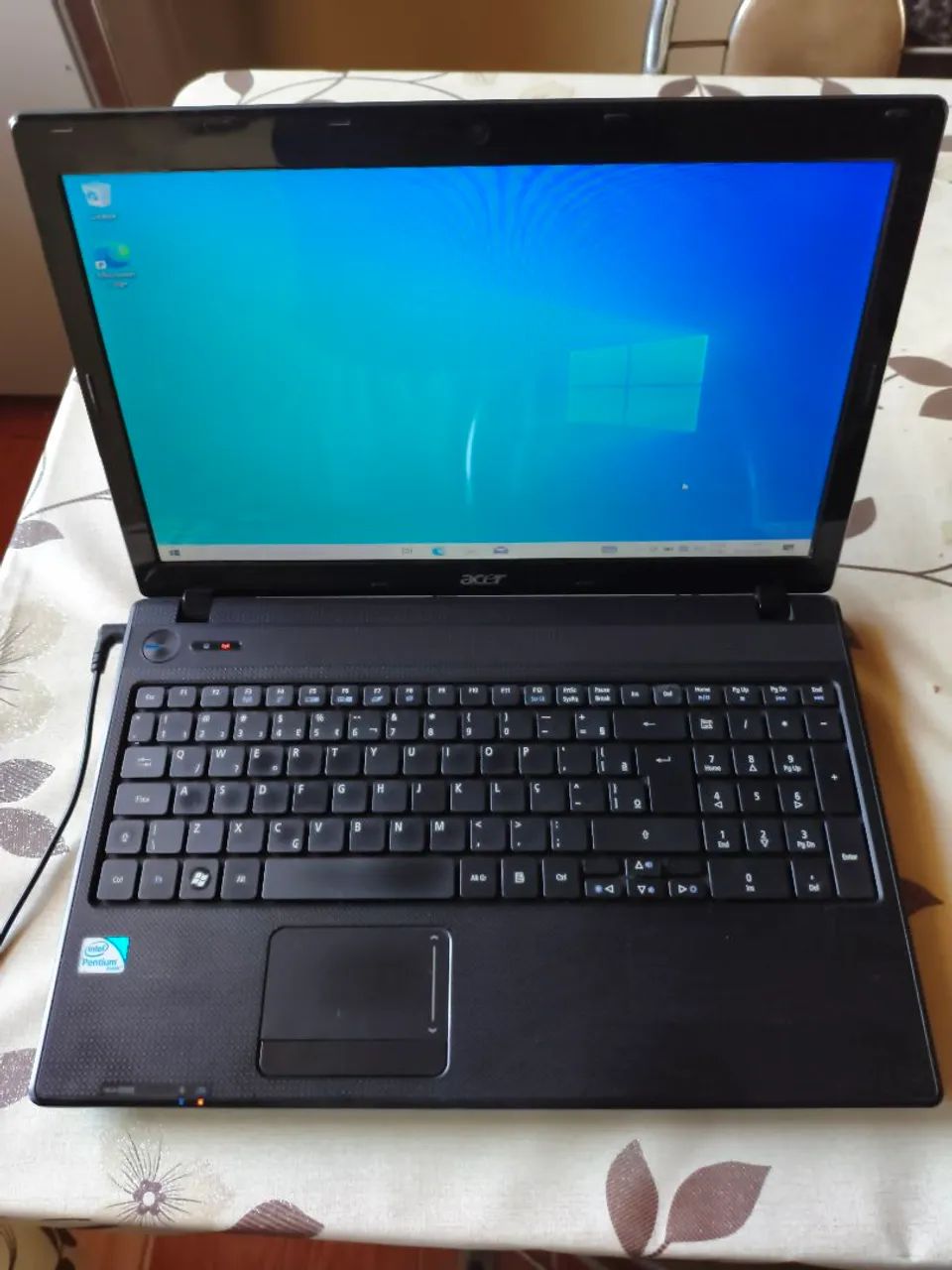 Notebook Acer em ótimo estado 