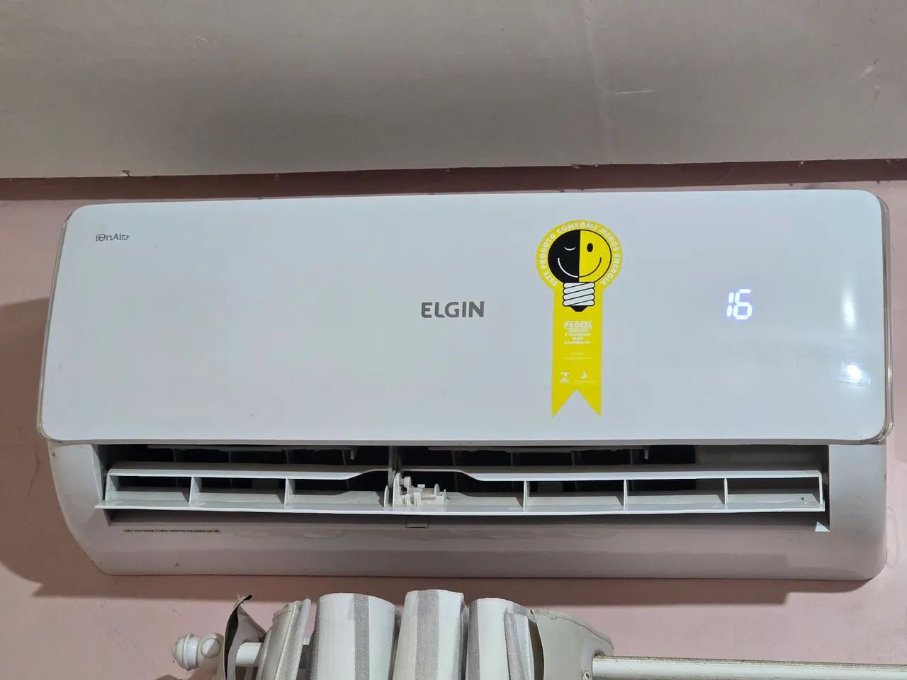 Vendo Ar-condicionado Elgin 9 mil btus - Foto 2