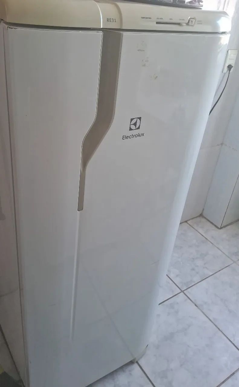 Vendo geladeira 