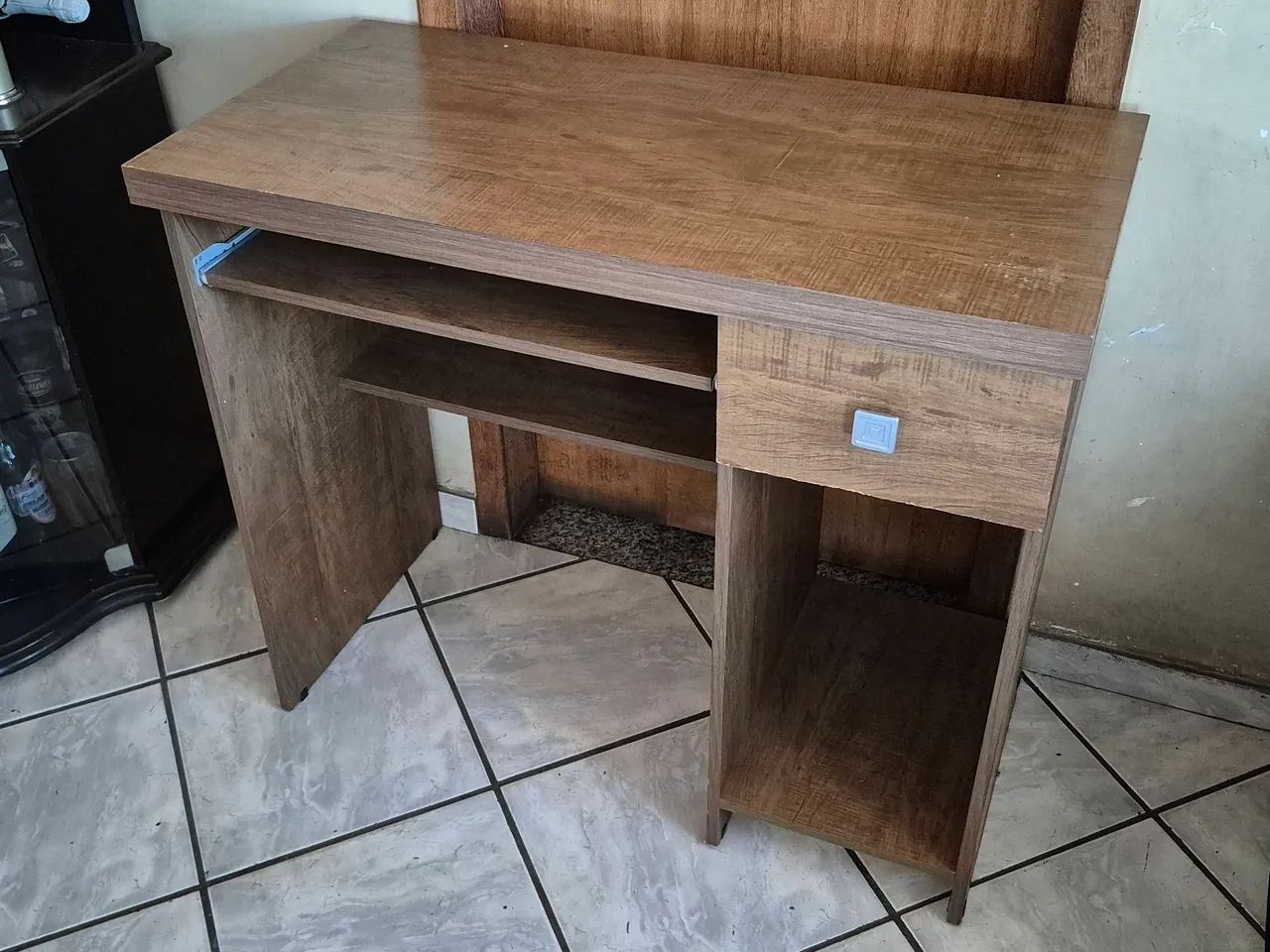 Escrivaninha usada 90x45x80