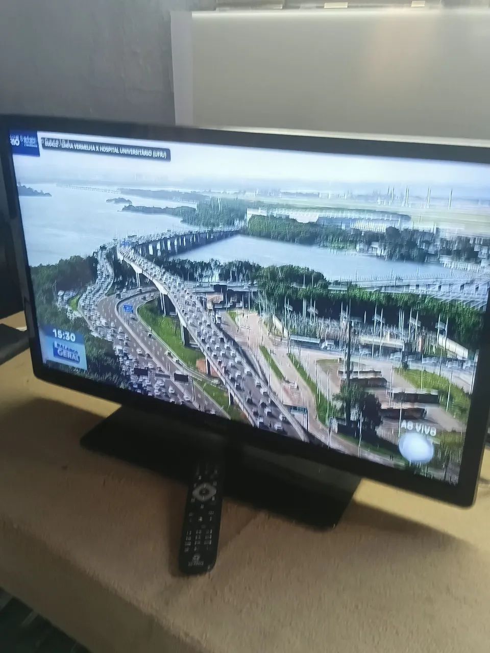 TV Led Philipis 32 polegadas funcionando  - Foto 2