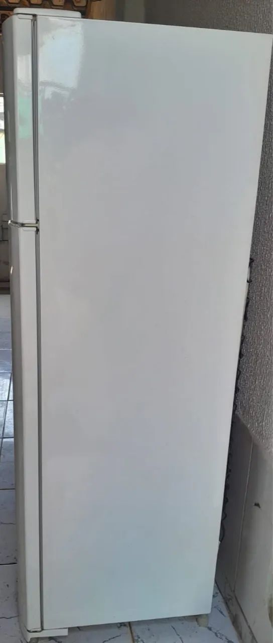 Geladeira Eletrolux 260 L