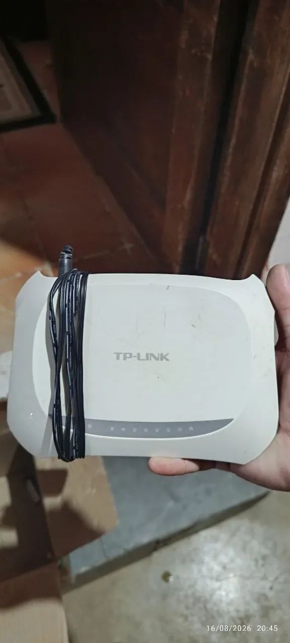 Lote roteadores e switch de rede 