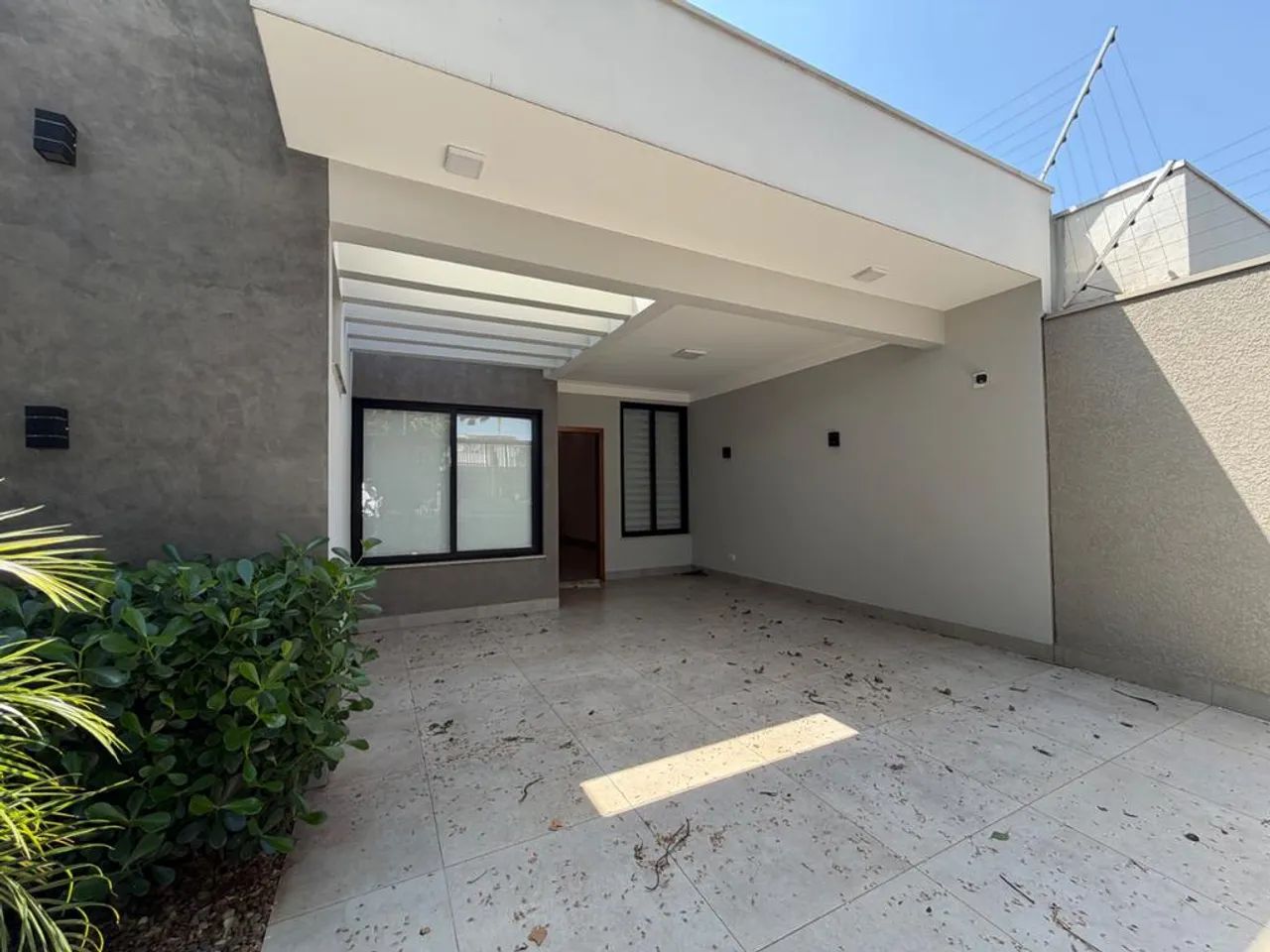 Casa para alugar em Maringá, Jardim Império do Sol, com 3 quartos, com 104.69 m² - Foto 2