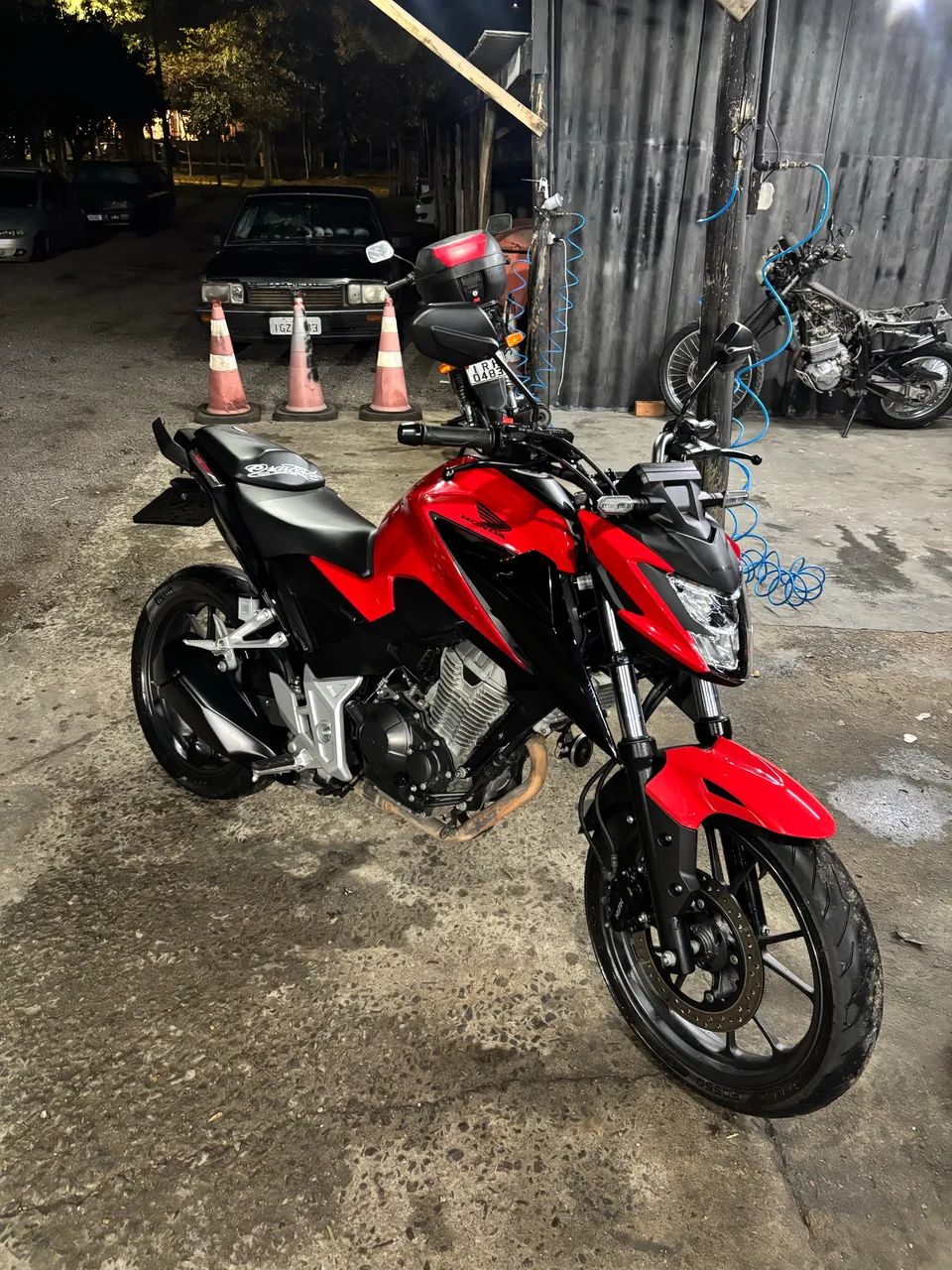 CB300f