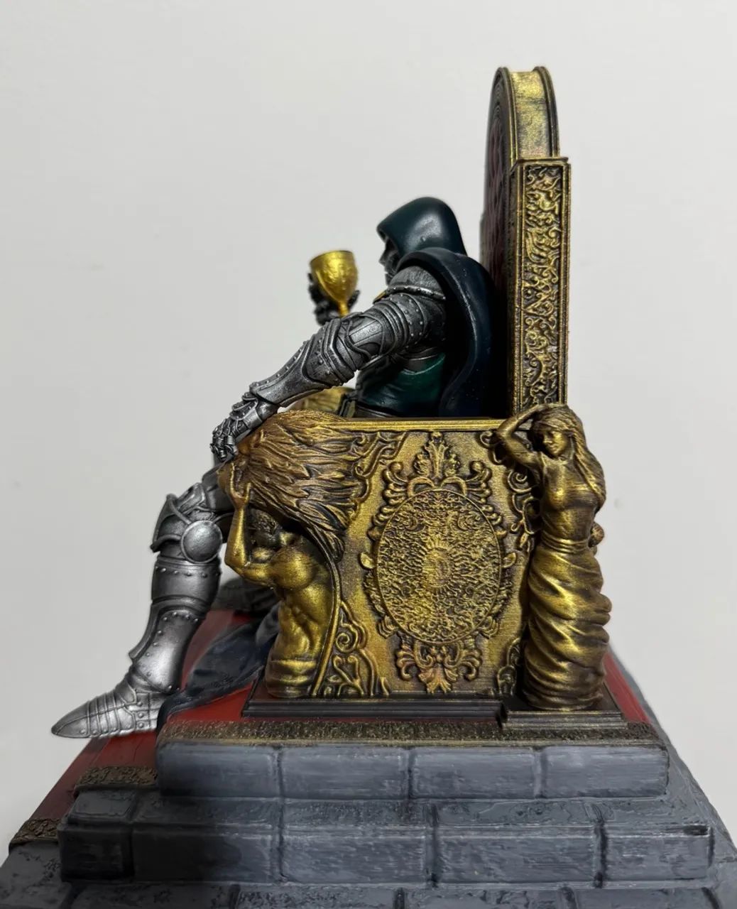 Dr. Doom 1/6 em resina  - Foto 3