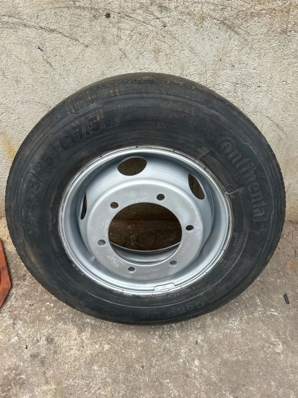 Roda caminhão 3/4 Mercedes 