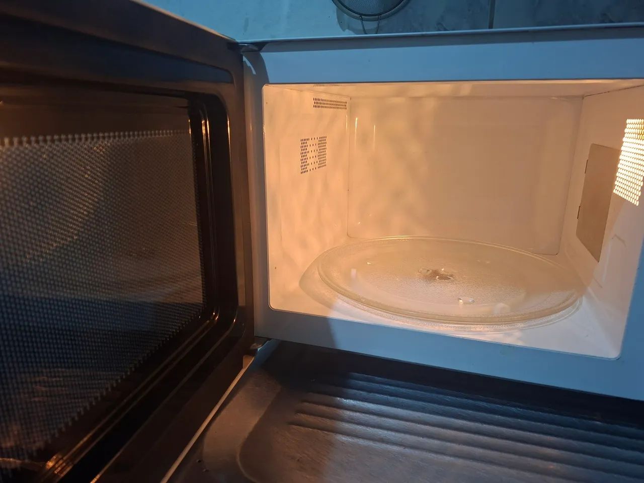 Micro-ondas Electrolux MTD30 - Foto 2