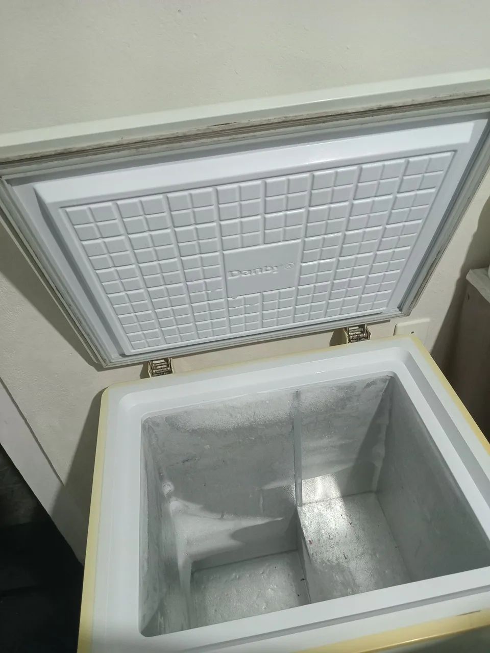 freezer horizontal compacto Danby modelo DCF401W - Foto 5