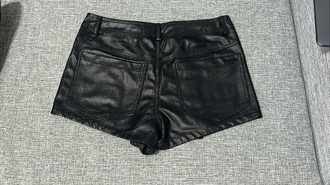 Short couro sintético preto John John 34 - Foto 2