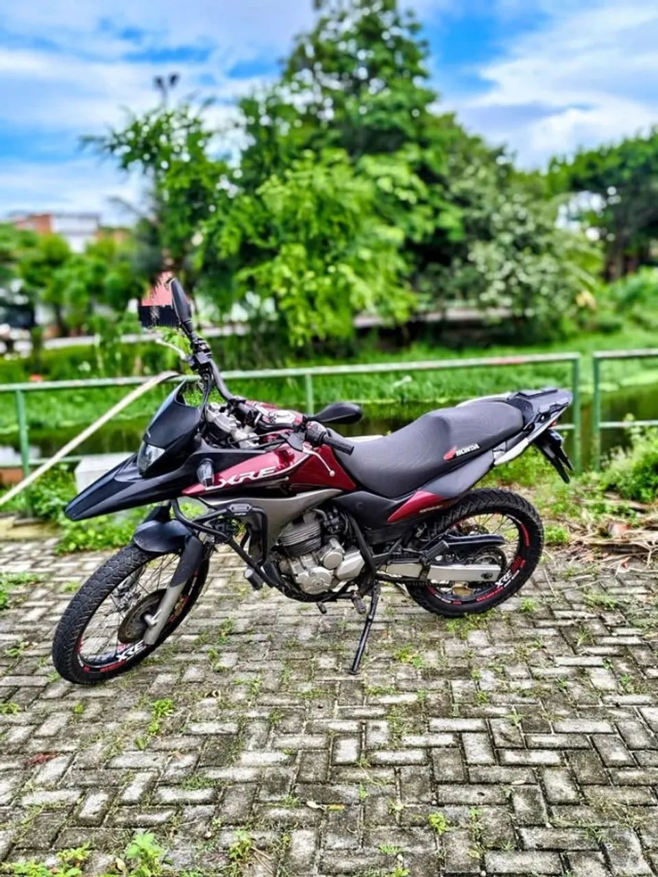 XRE 300 2011