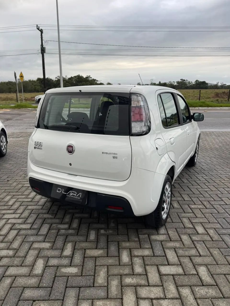 Fiat Uno Evolution 1.4 Fire Flex 8V 5P 2015 - Foto 4