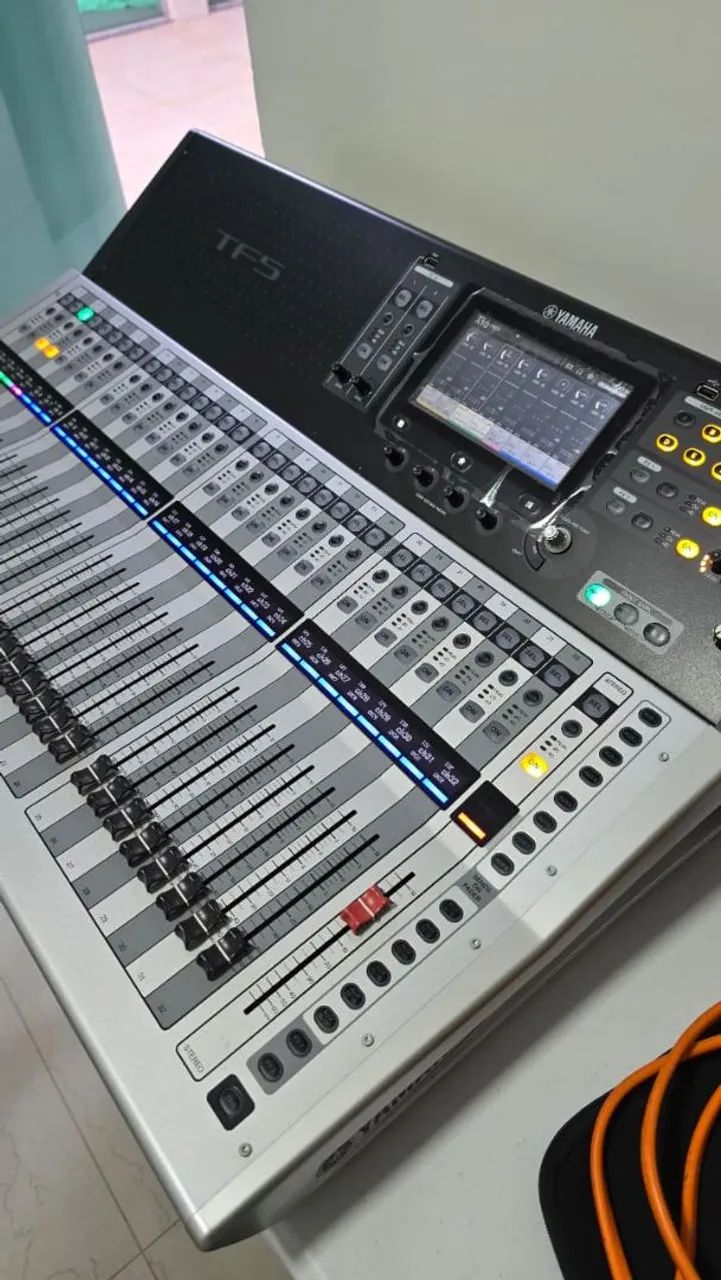 Mesa de Som Digital Yamaha TF5.  - Foto 4