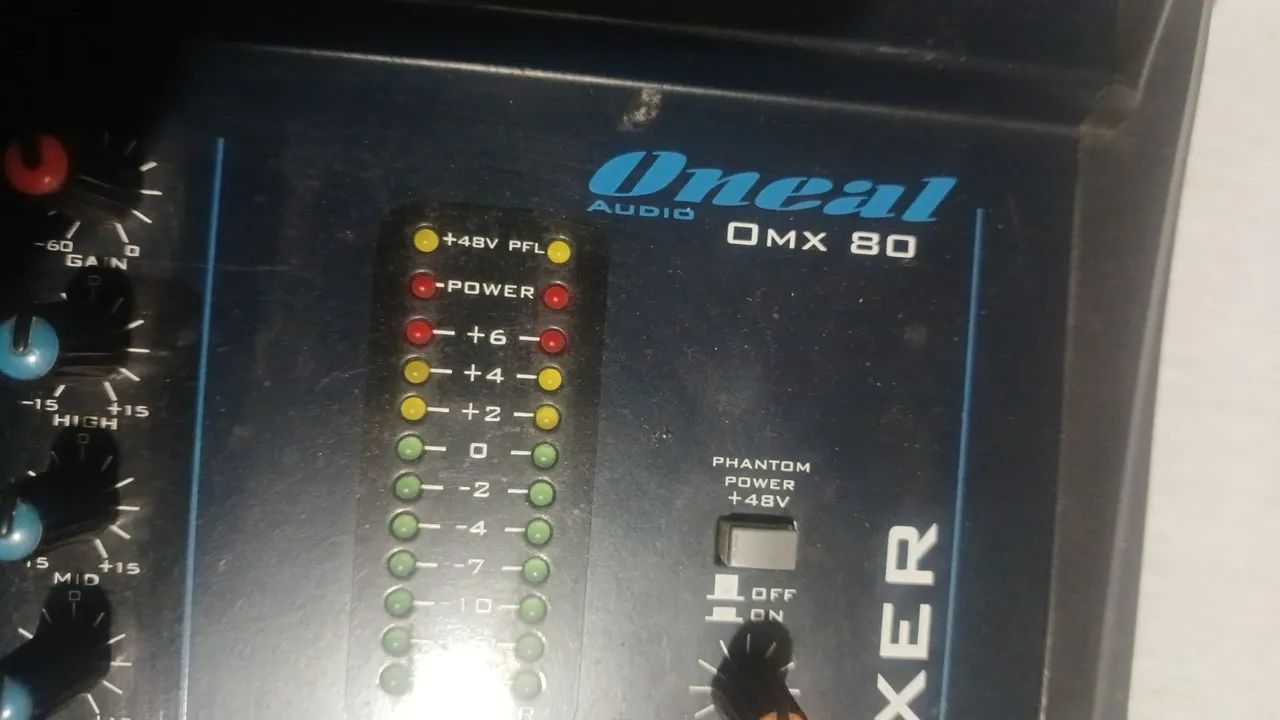 Mesa de som analógica 8 canais