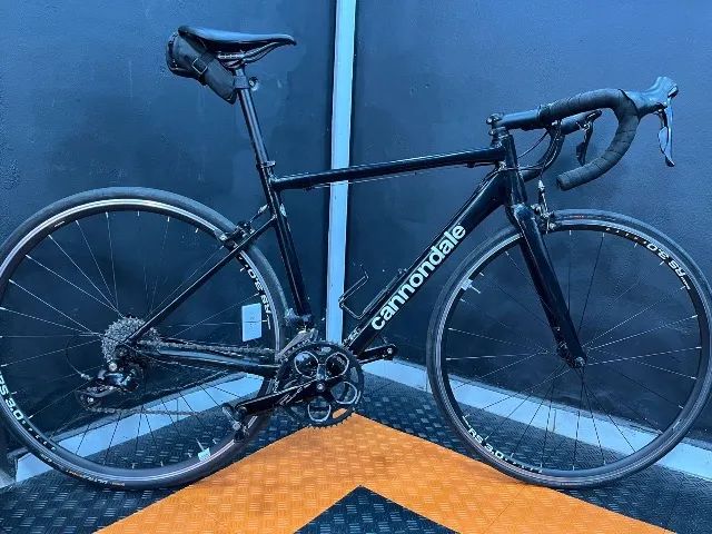 Bicicleta Speed Cannondale CAAD Optimo 3 