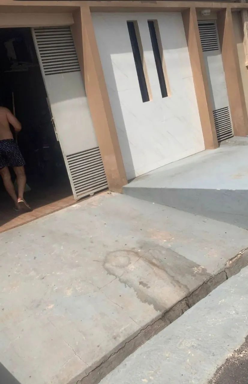 CASA COM 04 QUARTOS E 1 SUÍTE!