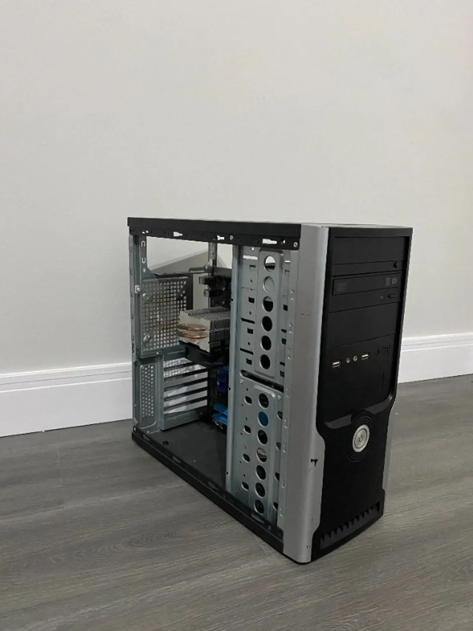 PC COM PLACA SEM FONTE E 4GB DE MEMORIA