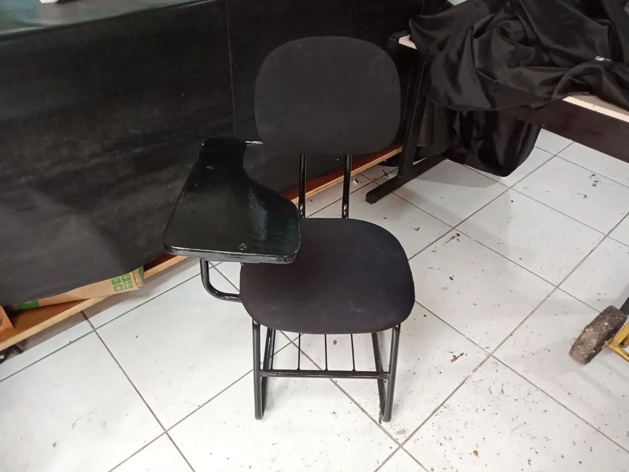 Conjunto de 4 Cadeiras Escola com Braço - Foto 4