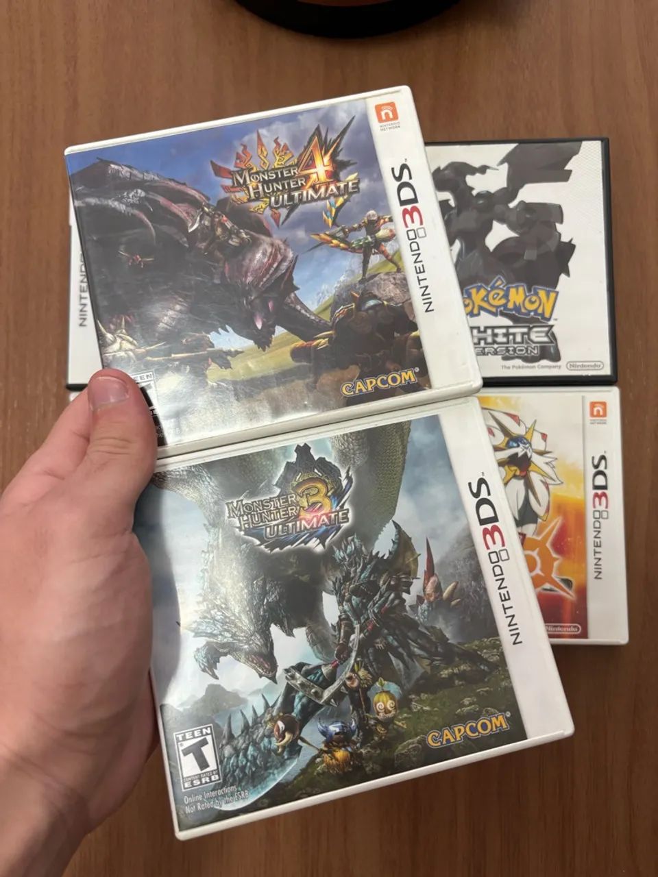 Jogos de 3DS e DS (Pokémon Sun e X, Monster Hunter) - Jogos de