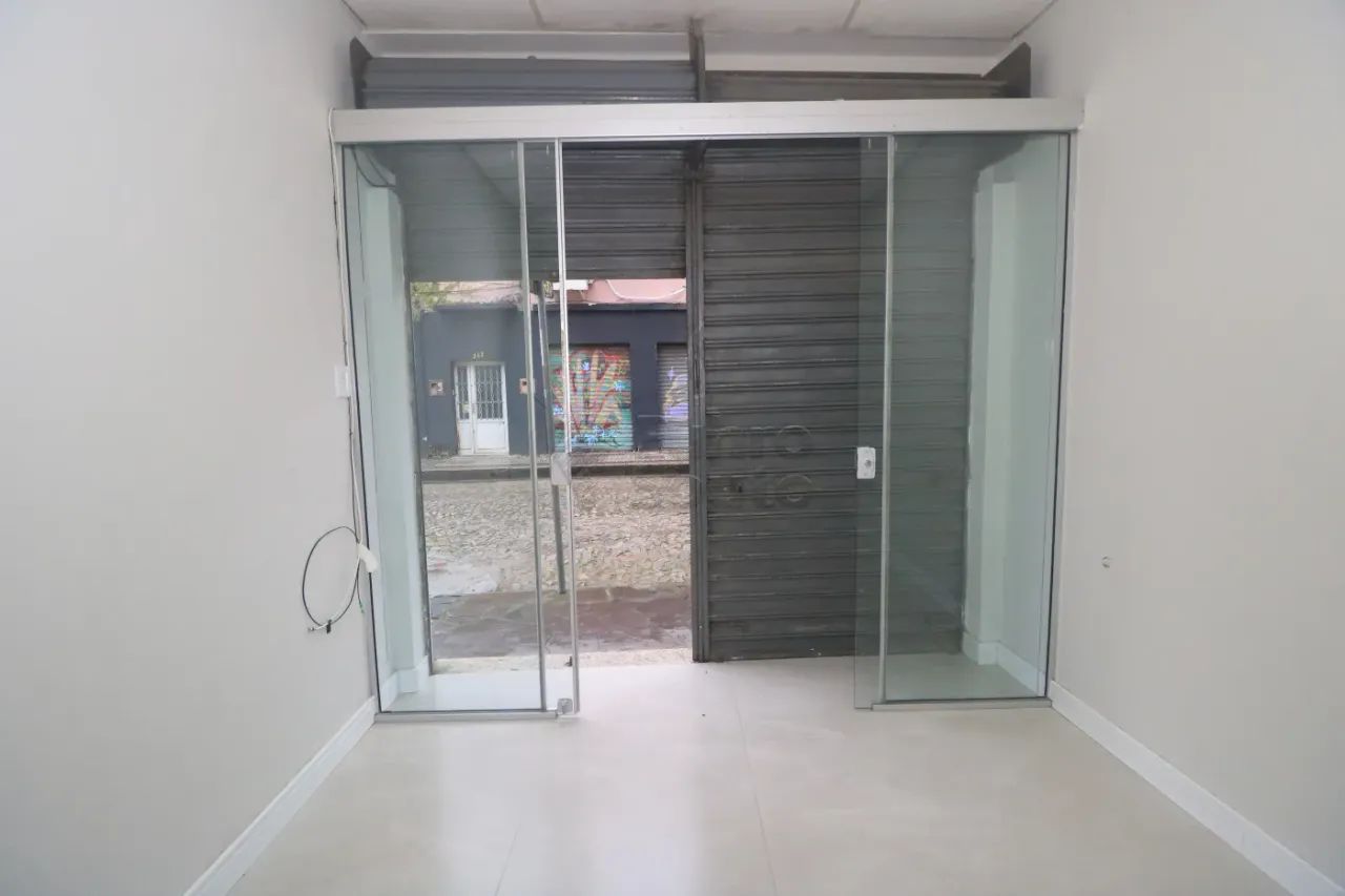 Loja Comercial com Vitrine no Edifício João Oliveira | Centro de Pelotas | Alto Fluxo e Ex - Foto 3