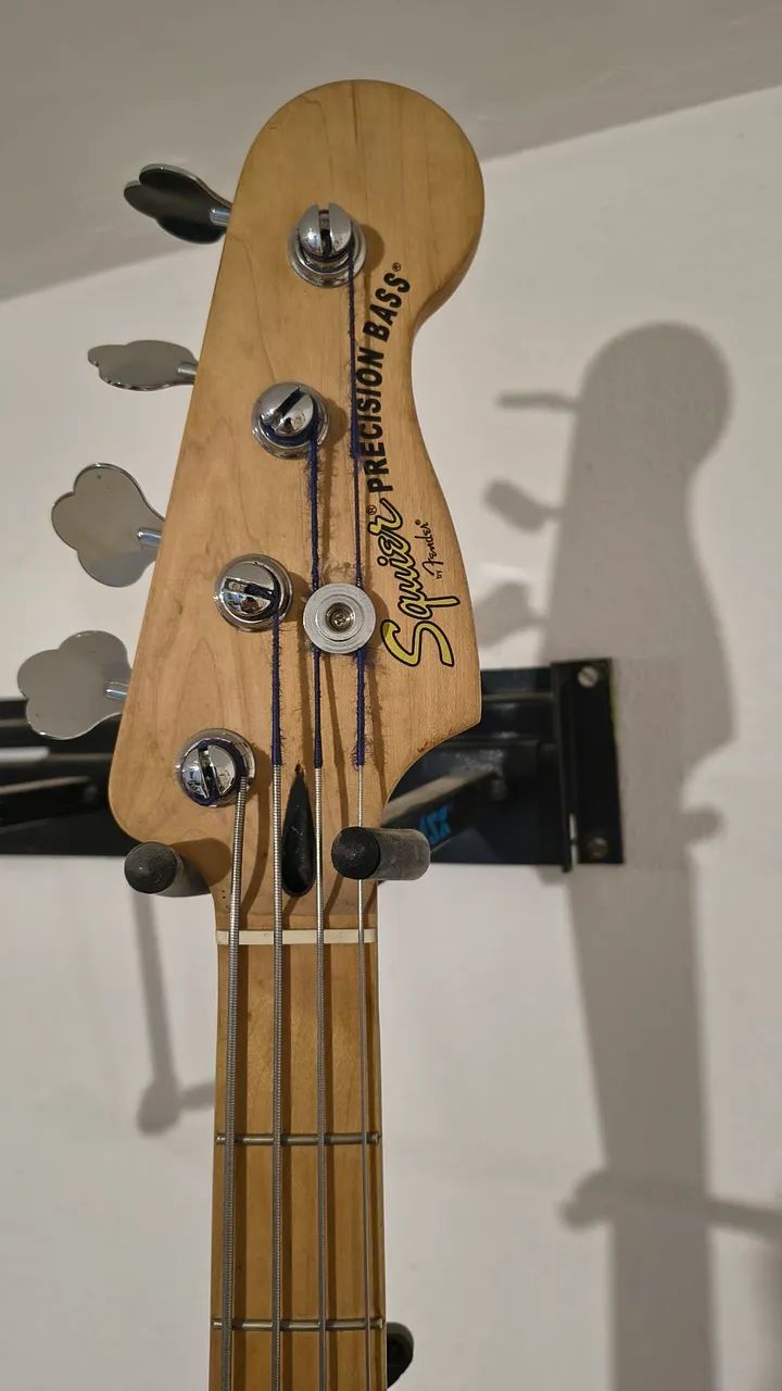 Baixo squier precision  - Foto 3