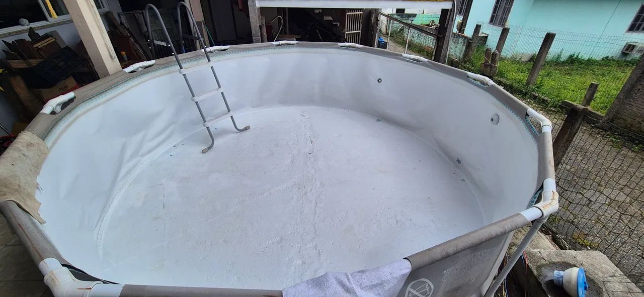 Piscina 10 litros Intex com filtro e escada - Foto 3