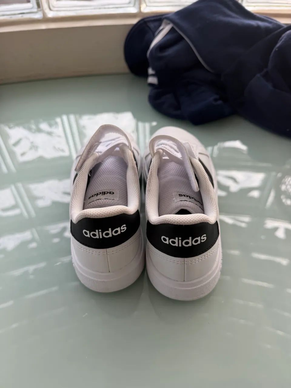 Tenis adidas 30, 31 novo  - Foto 2