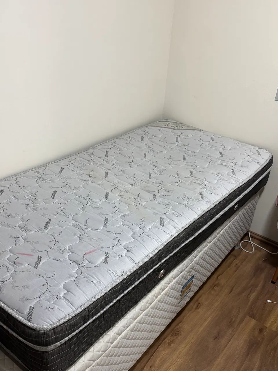 ? VENDO CAMA DE SOLTEIRO COMPLETA - Foto 2