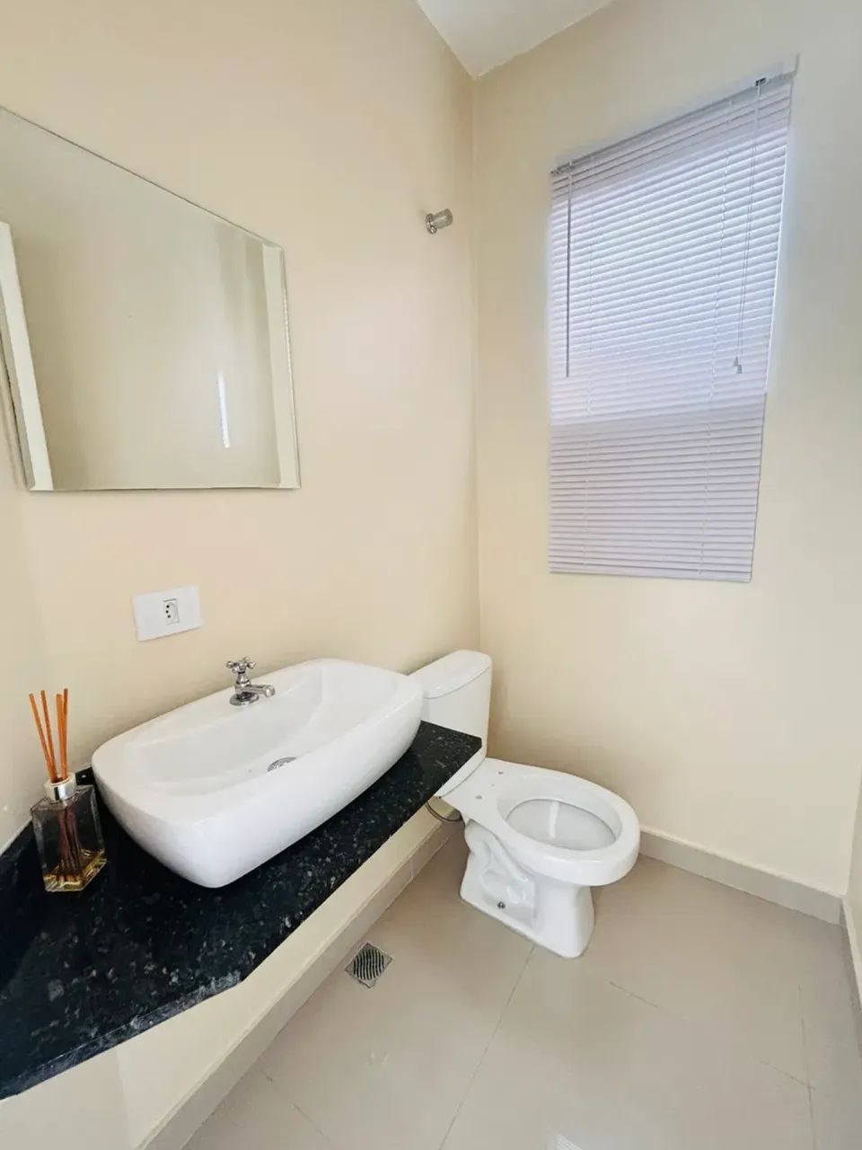 SOBRADO DE 160m² | 3 QUARTOS | PRÓXIMO A SANTA FELICIDADE - Foto 5