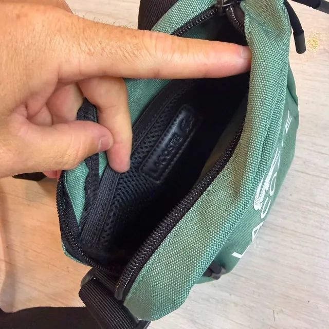 Bolsa Transversal Lacoste Original Vertical Camera Bag Verde - Foto 2