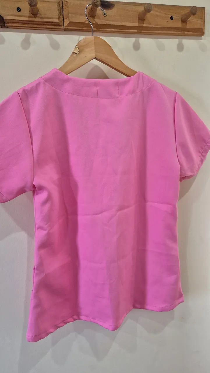 Blusa (Scrub) Dra. Charm Rosa (M) - Foto 5