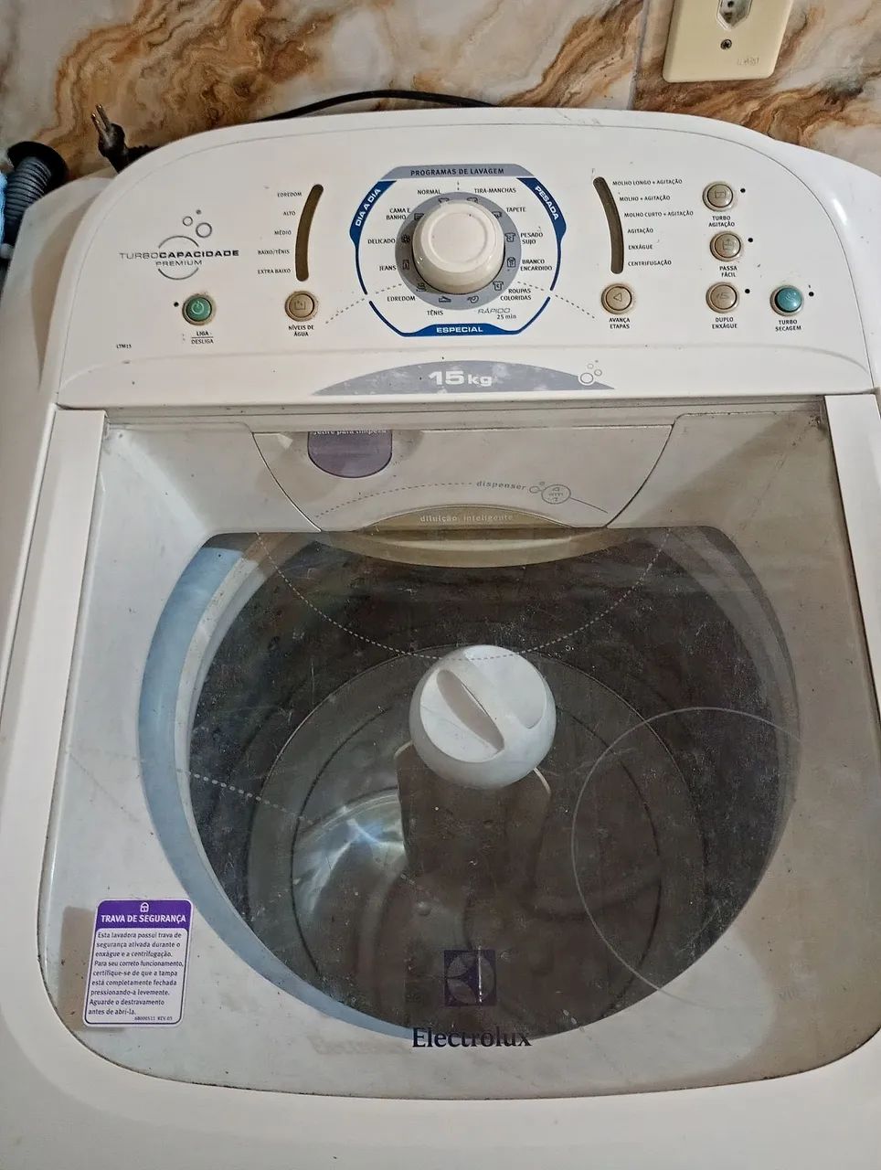 Uma máquina de lavar roupa  - Foto 3