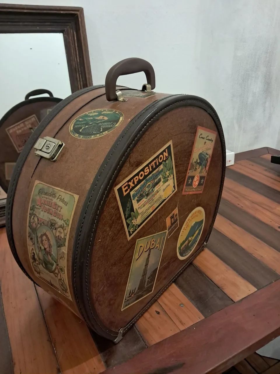 Mala Baú Vintage em Couro feita à mão