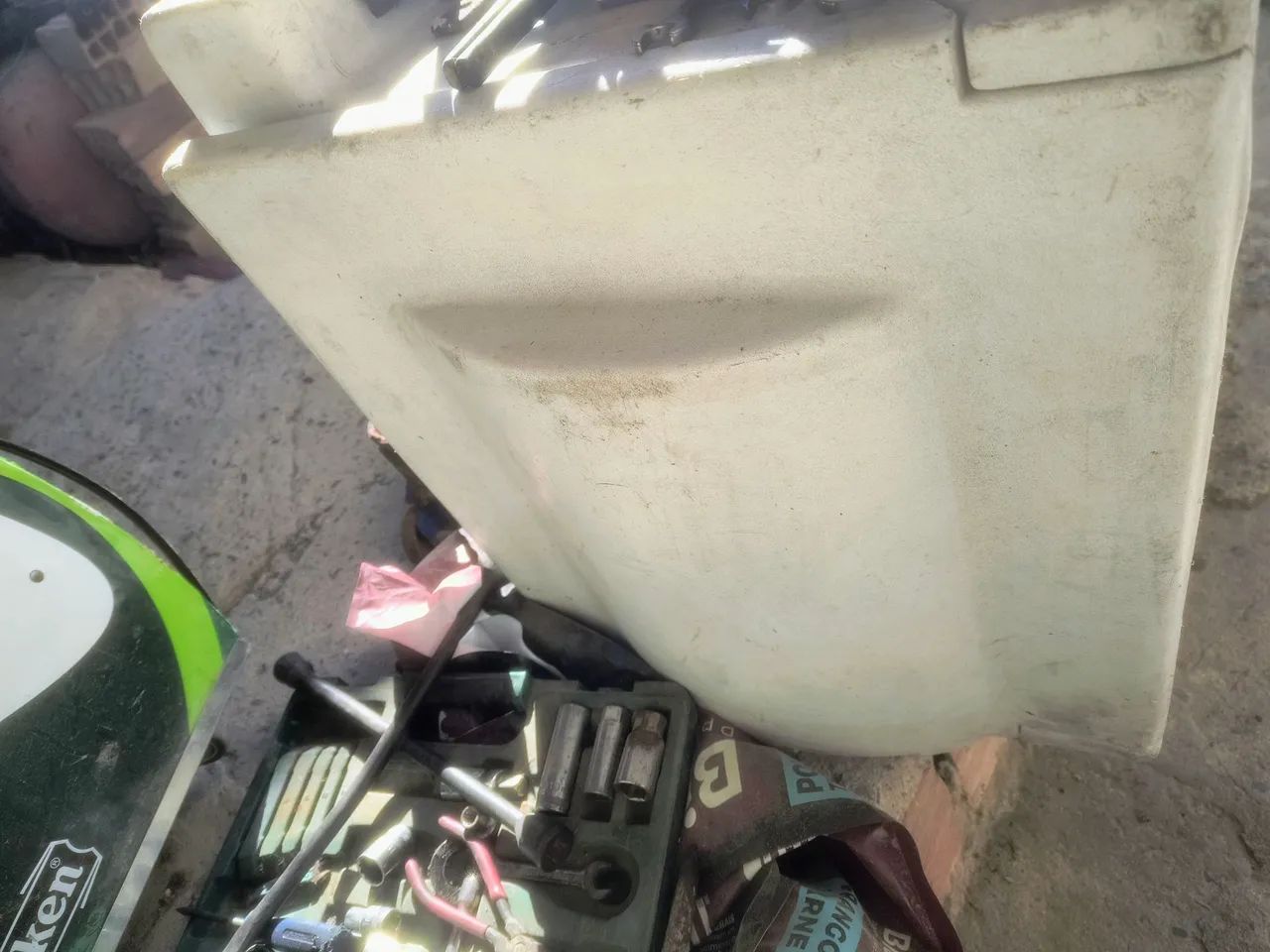 Baú de moto com suporte  - Foto 4