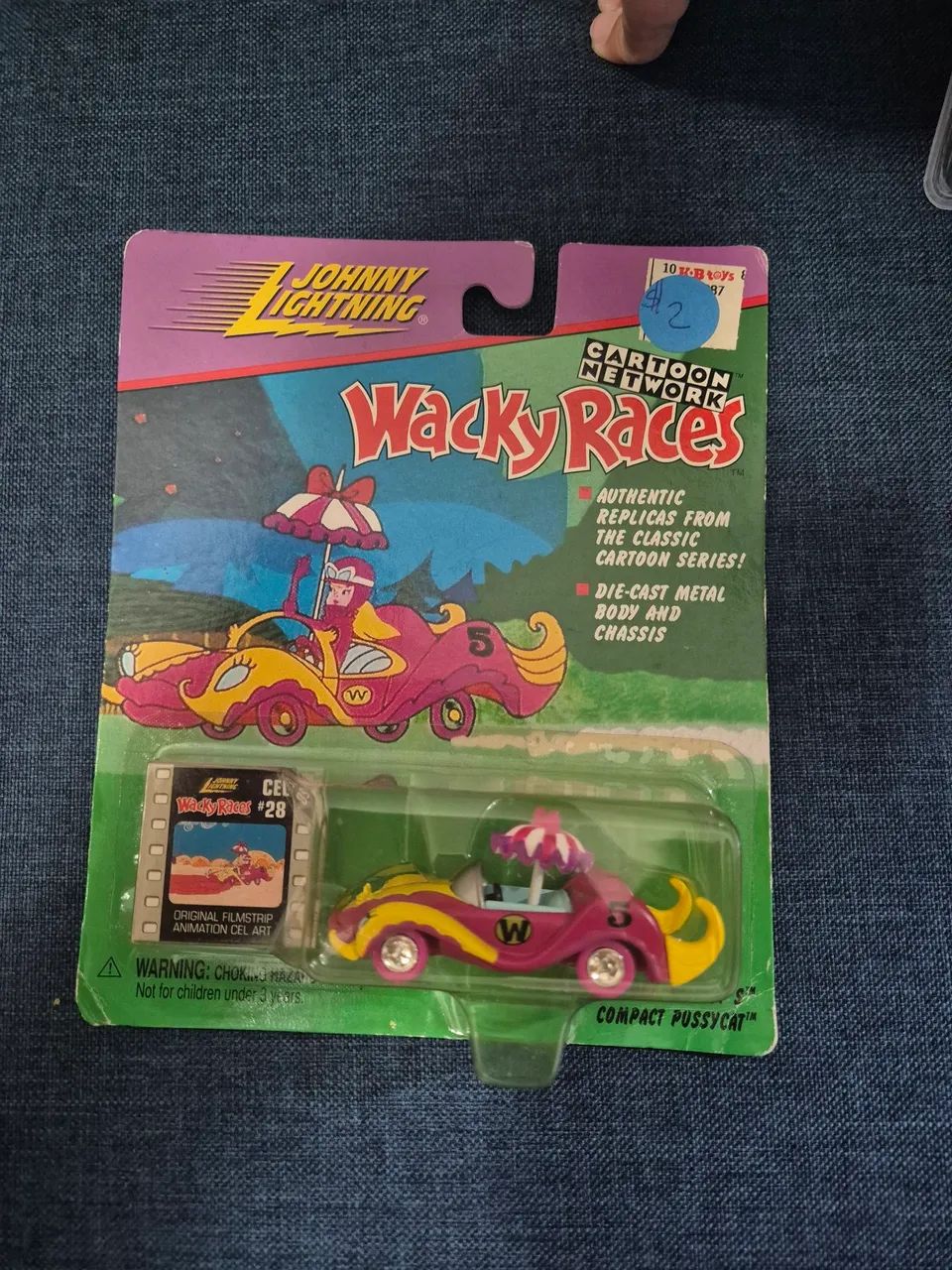 Carrinho marca Johnny Lightning