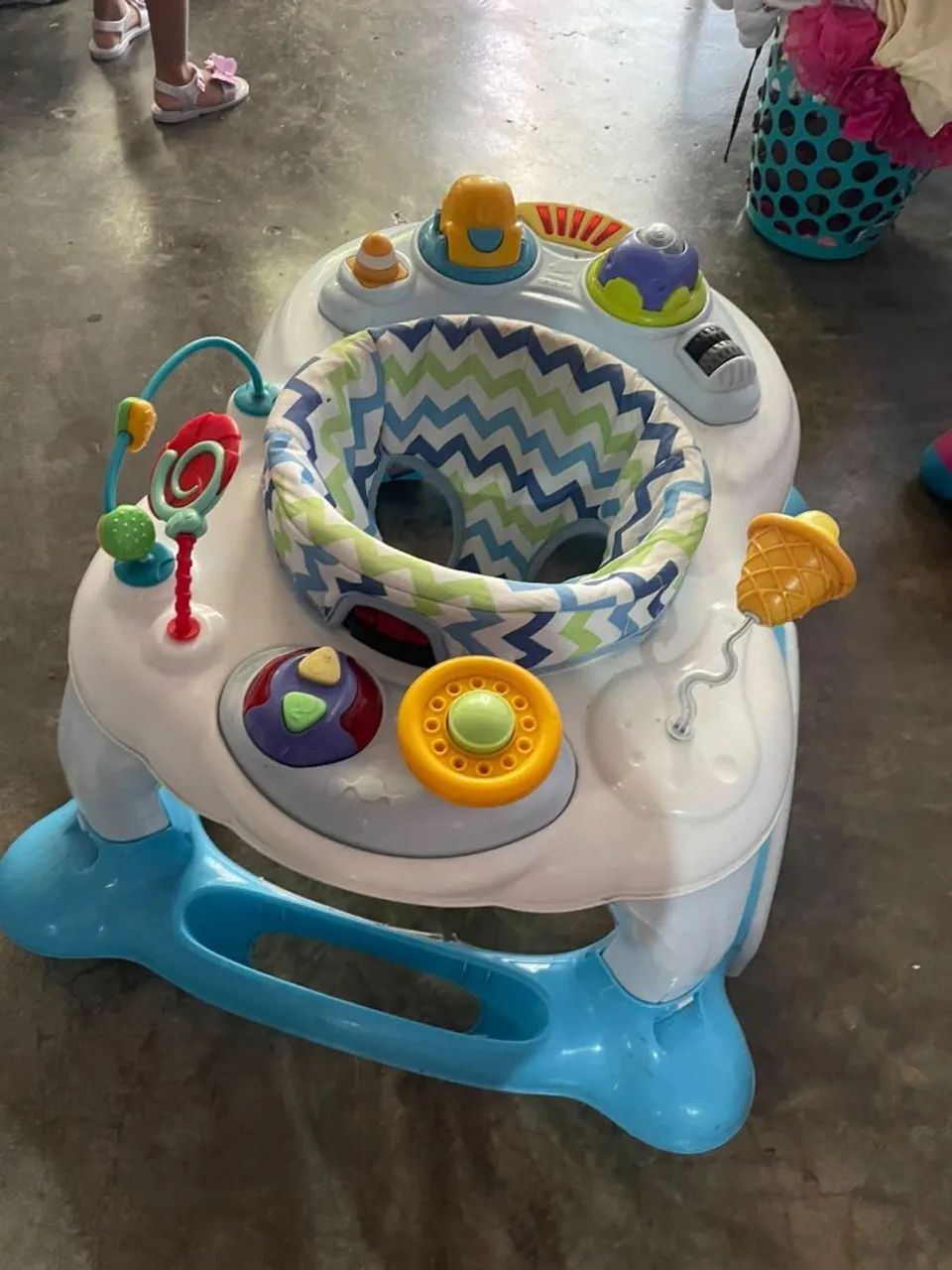 Andador Cosco com sons e gira 360° - Foto 4